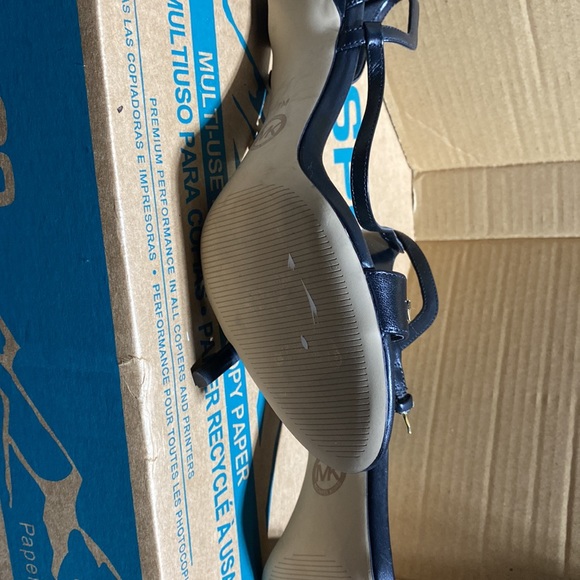 Never used New size 7 Michael Kors heels black New - Picture 6 of 6